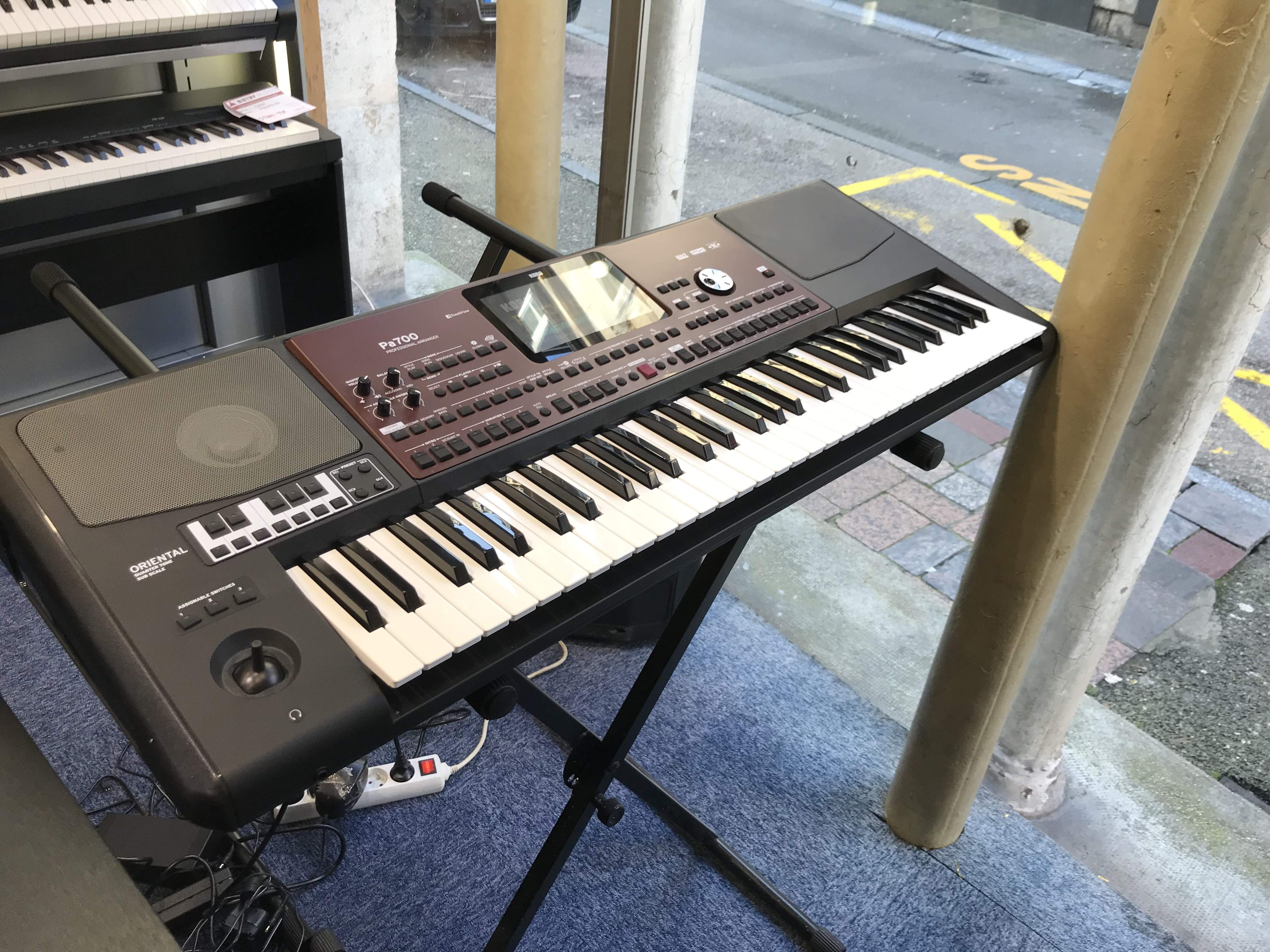 Korg oriental pa700 hotsell