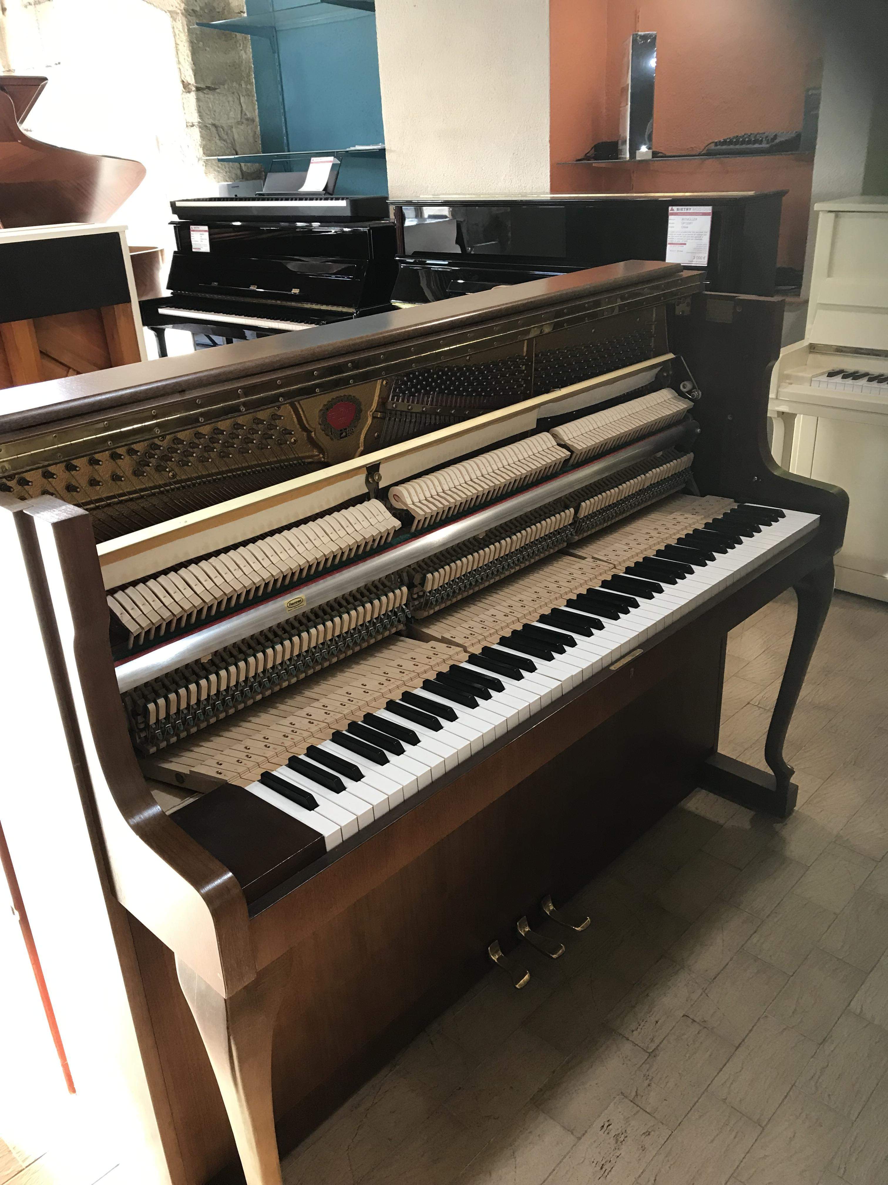 Piano d'occasion Schimmel 108