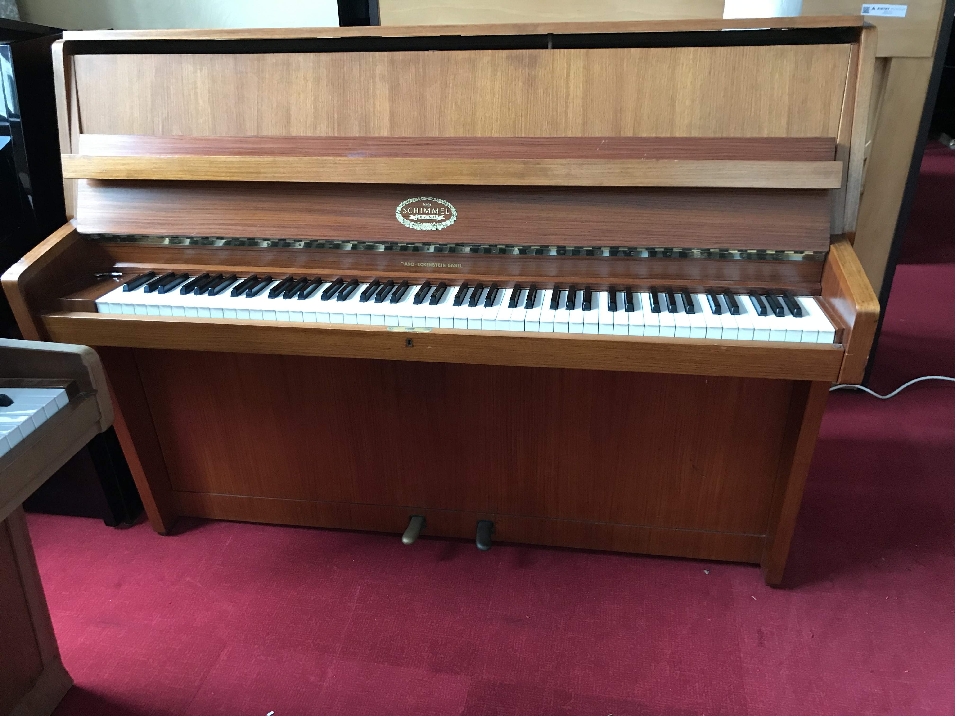 Piano d'occasion Schimmel 108