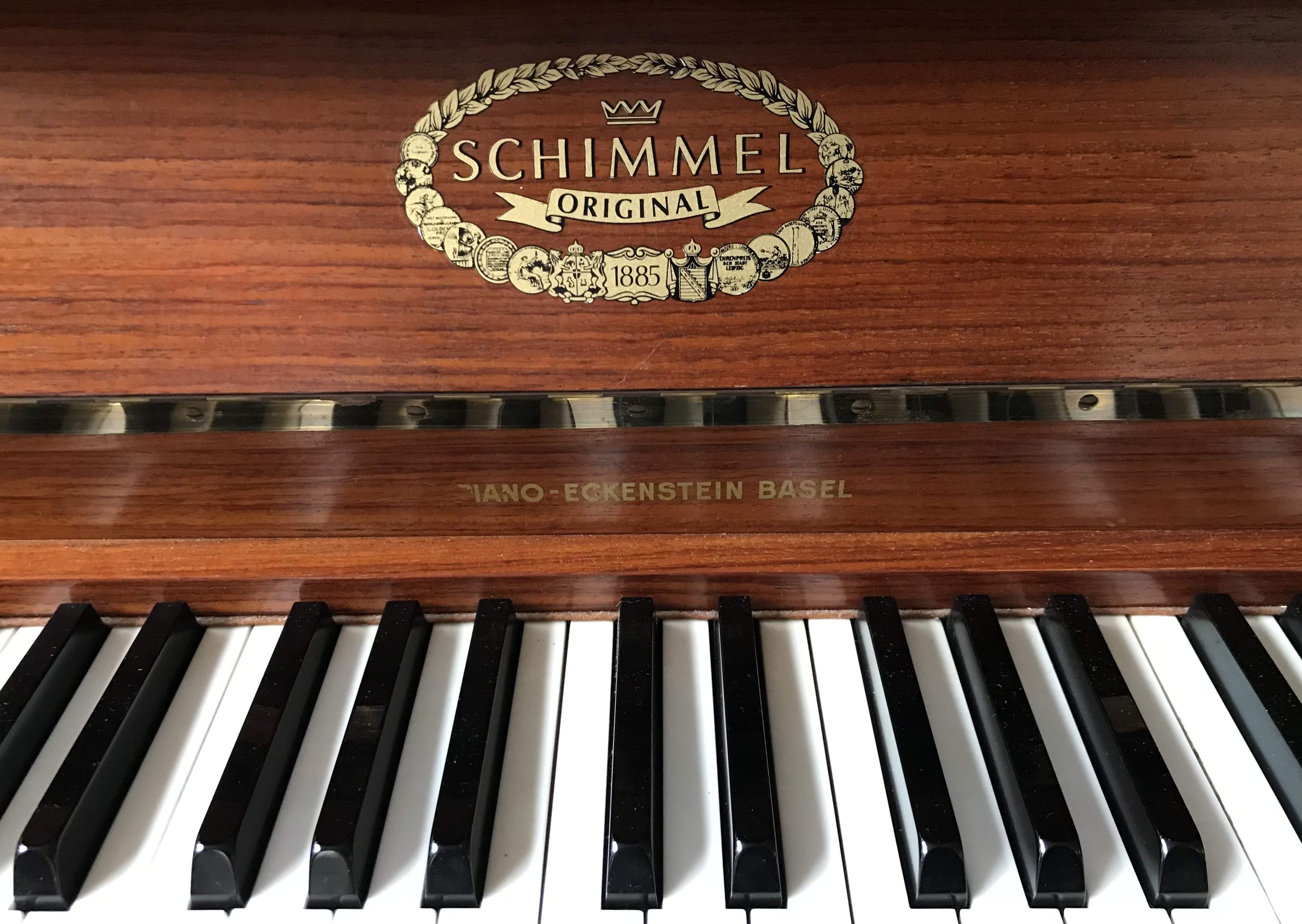 Piano d'occasion Schimmel 108