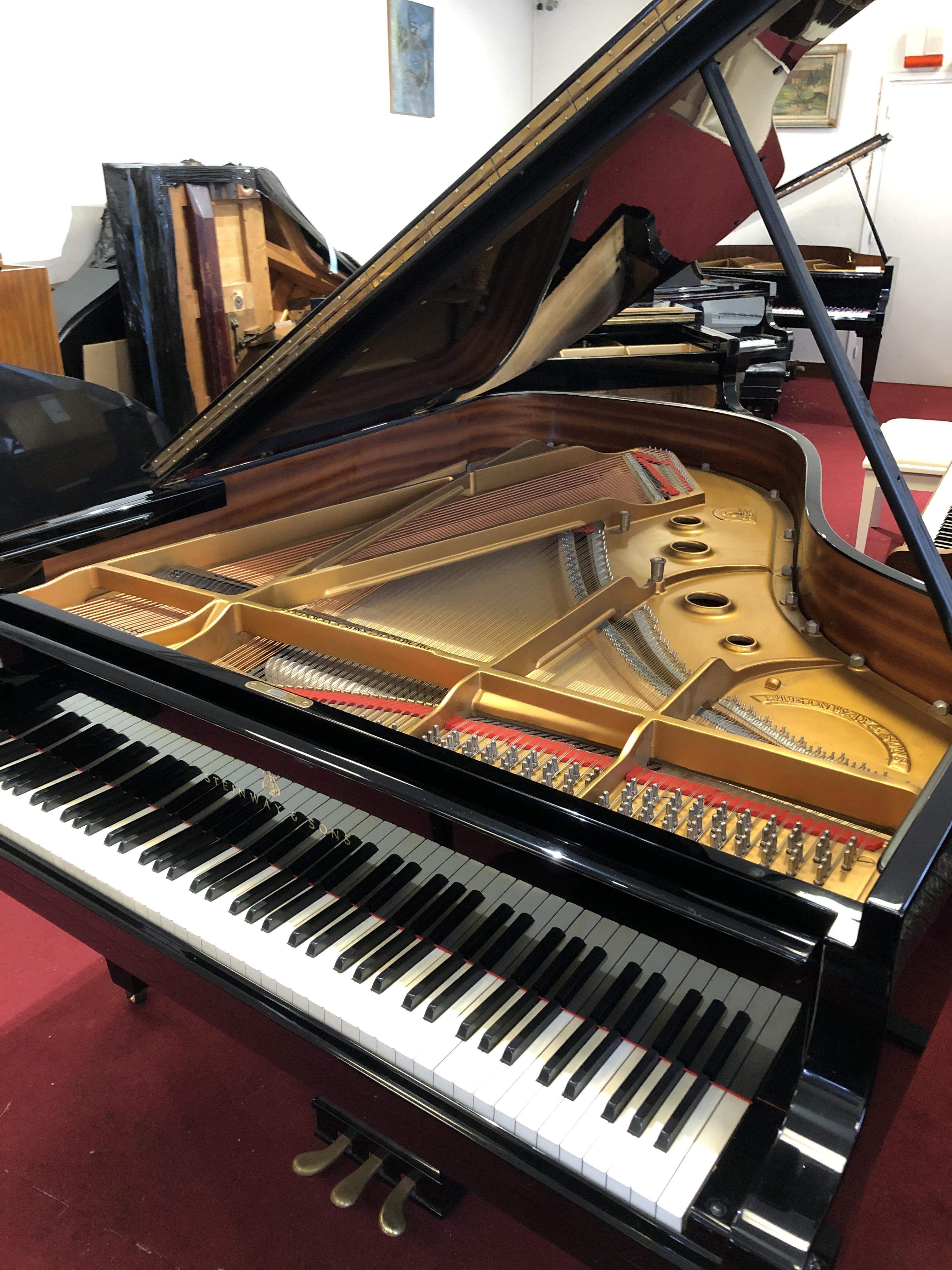 Piano d'occasion Steinway & Sons A