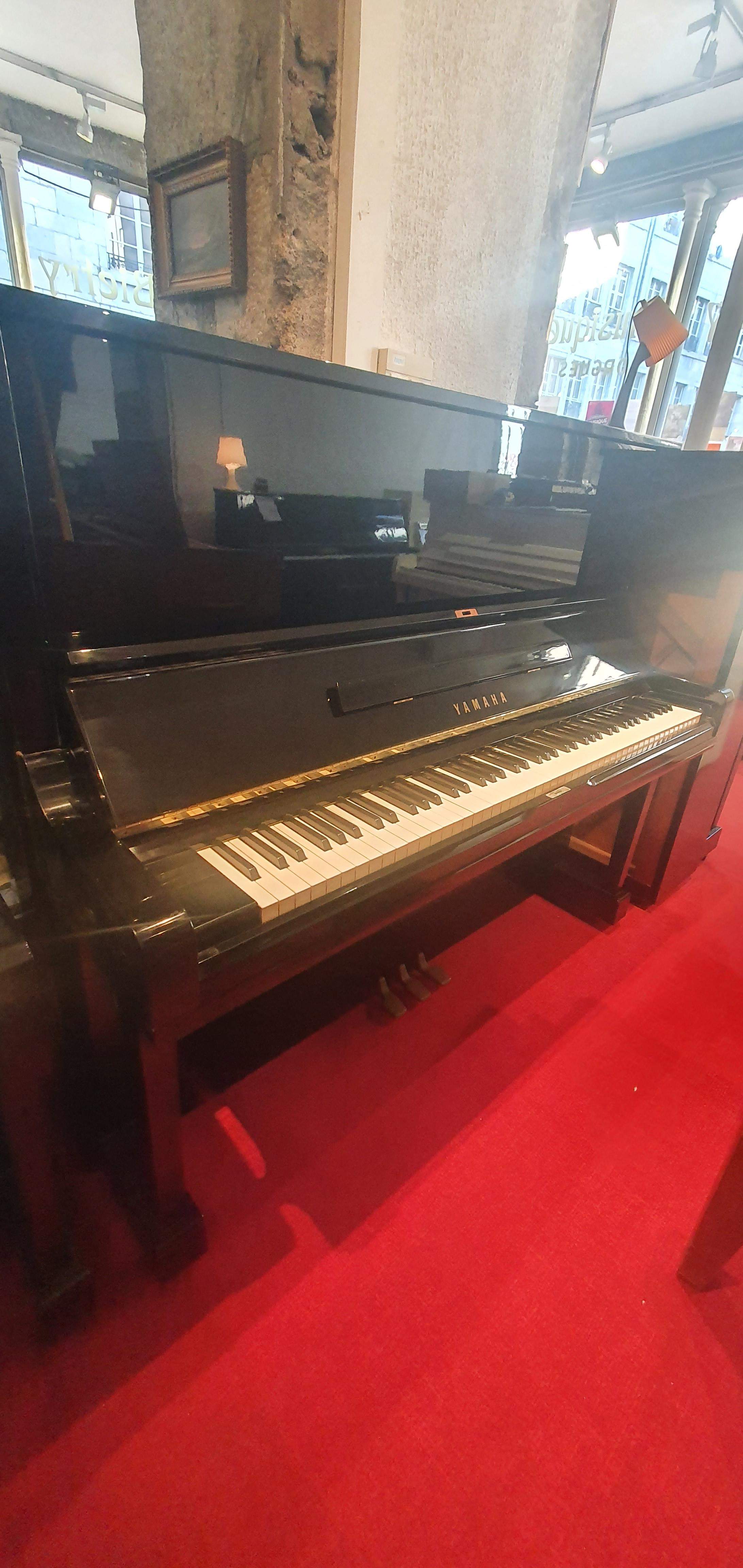 Piano d'occasion Yamaha U3 | Bietry Musique