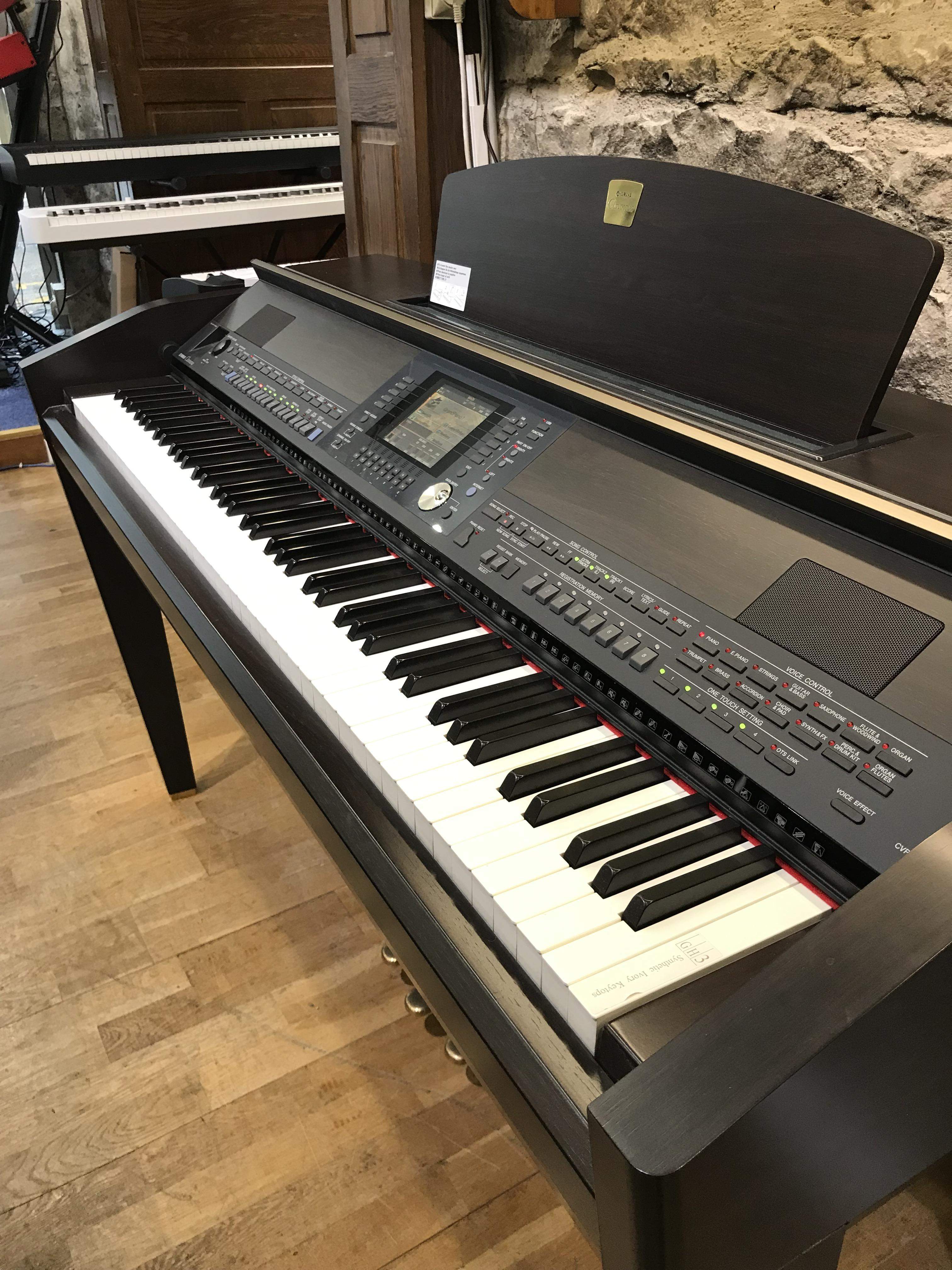 Piano d'occasion Yamaha Clavinova CVP-505