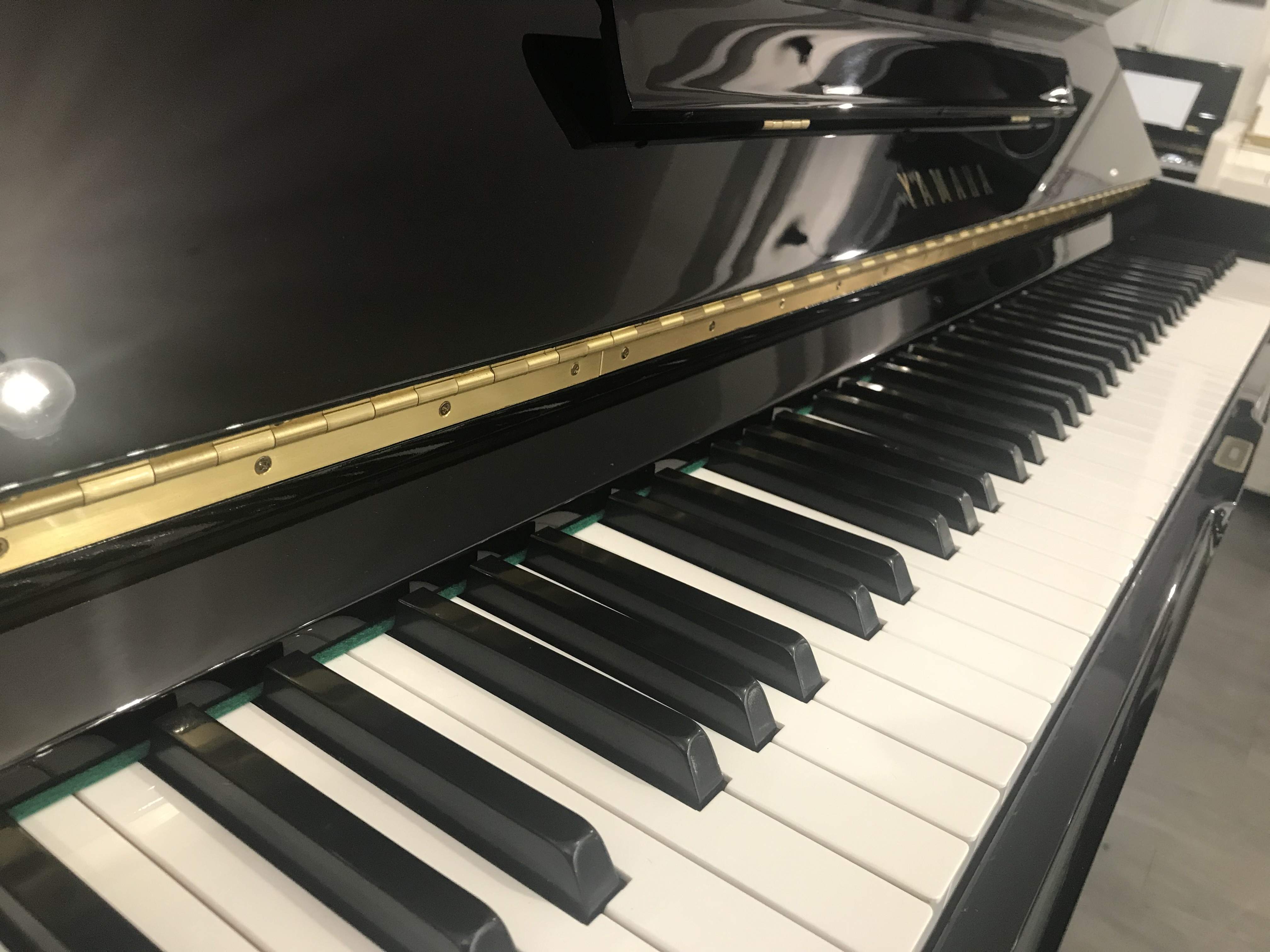 Piano d'occasion Yamaha U3 | Bietry Musique